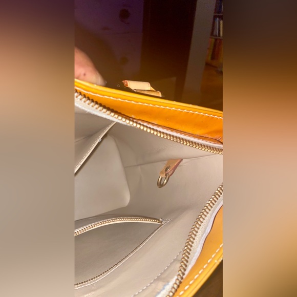 LOUIS VUITTON Monogram Vernis Houston - Picture 13 of 16